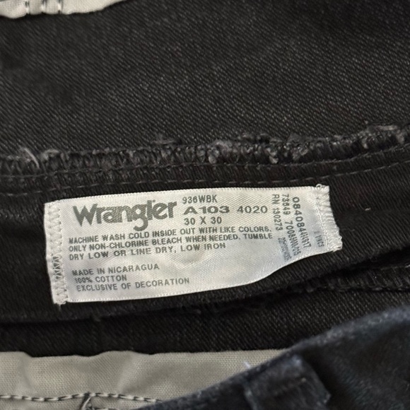 Wrangler • MEN'S SLIM FIT 936 COWBOY CUT JEANS - Picture 7 of 9